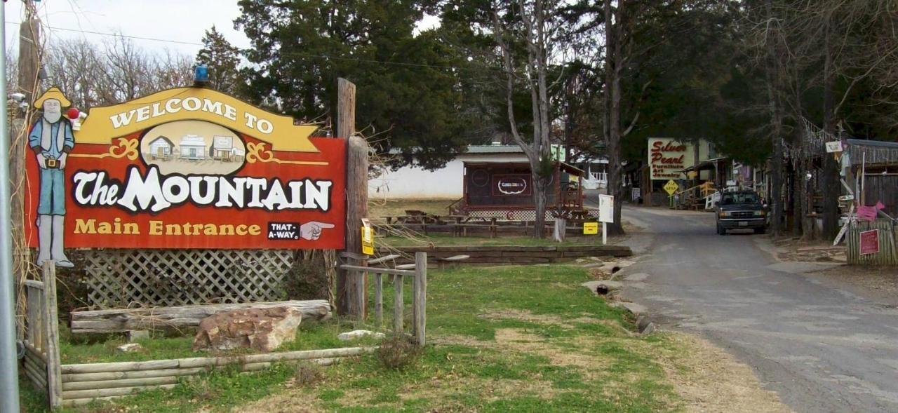 Acorn Hideaways Canton Old West Bunkhouse For 9 - Trail'S End Corral Exterior foto