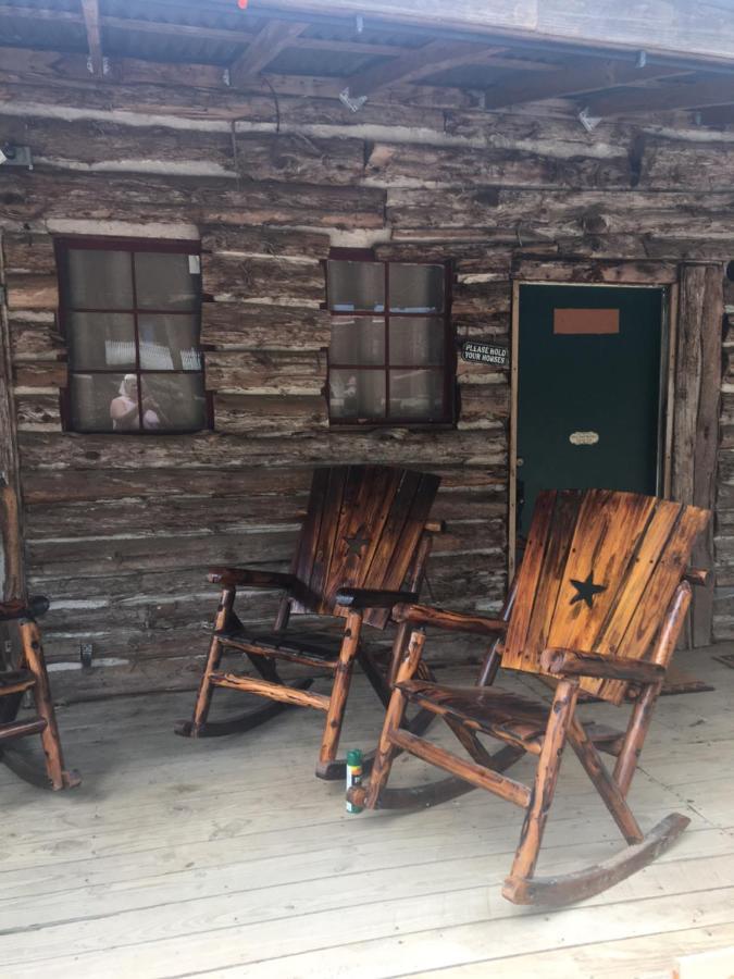 Acorn Hideaways Canton Old West Bunkhouse For 9 - Trail'S End Corral Exterior foto